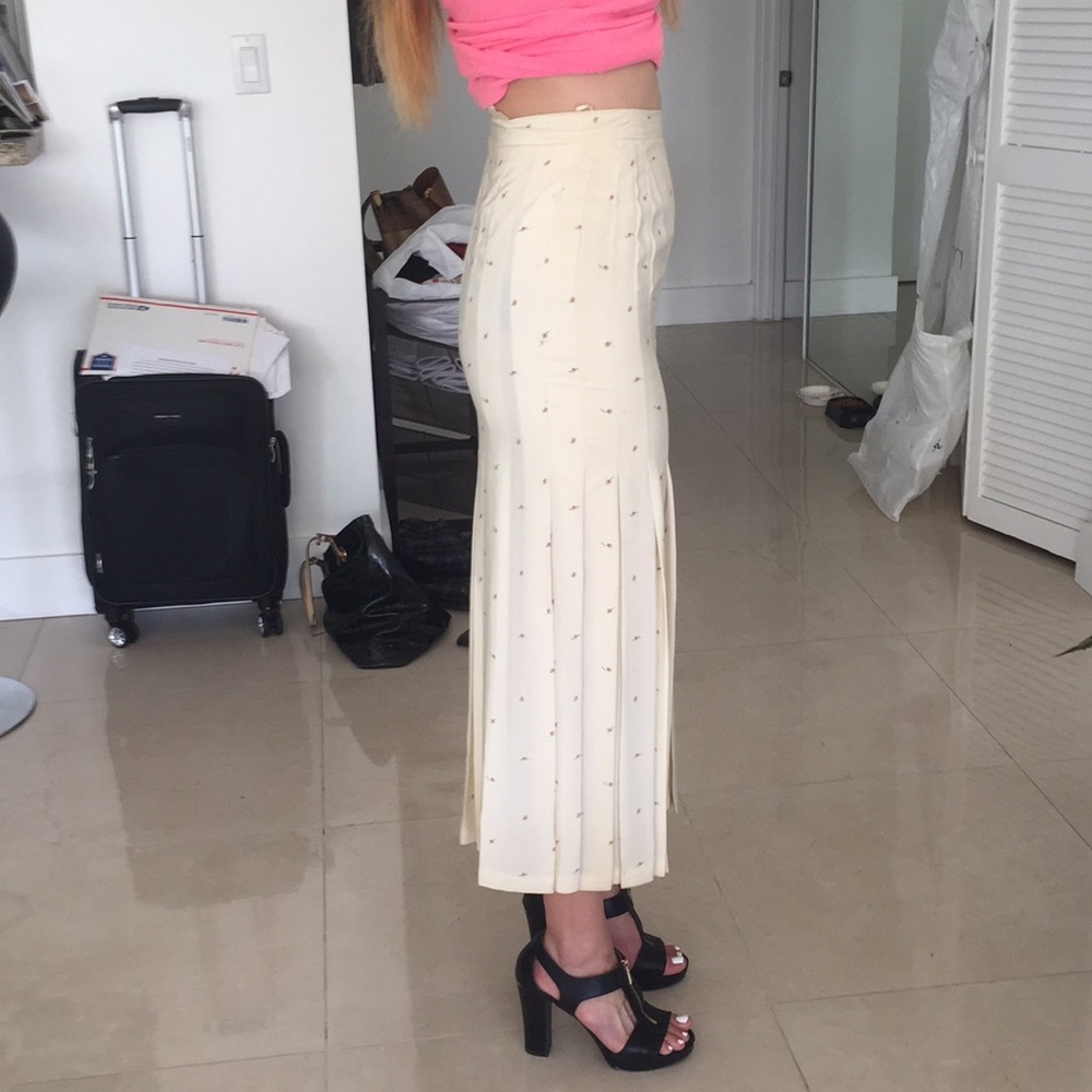 Gorgeous Skirt - Picture 5 of 6